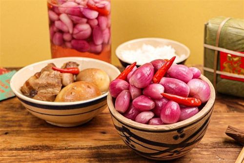 Nên ăn dưa hành muối như thế nào để an toàn trong ngày Tết?