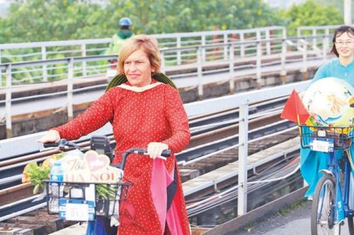 Những người bạn phương xa 'phải lòng' văn hóa Việt