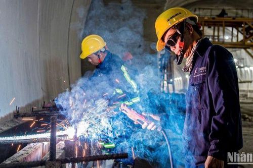 Công trường thi công đường cao tốc Quảng Ngãi-Hoài Nhơn những ngày cận Tết
