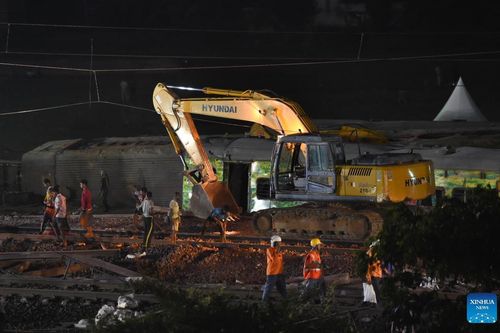 Số người thiệt mạng trong vụ tai nạn tàu hỏa ở Ấn Độ tăng lên 13 người