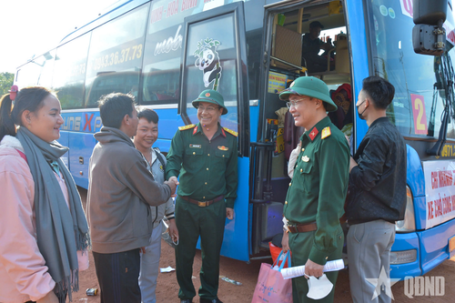 Chi nhánh 716 tổ chức những 'chuyến xe sum vầy'