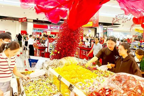 Hàng tết: Giá bán ổn định, nhiều khuyến mãi