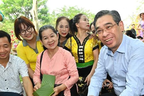 Phó Bí thư Thành ủy TPHCM Nguyễn Phước Lộc dự Ngày hội 'Xuân đoàn kết - Tết nghĩa tình' tại TP Thủ Đức
