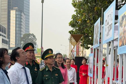 Triển lãm ảnh '95 năm - Tự hào Đảng ta'