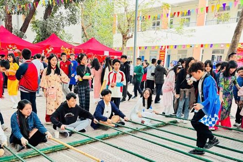 Dành những điều tốt đẹp nhất cho giáo viên, học sinh dịp Tết