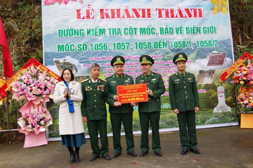 Hướng về biên giới bằng cả tấm lòng