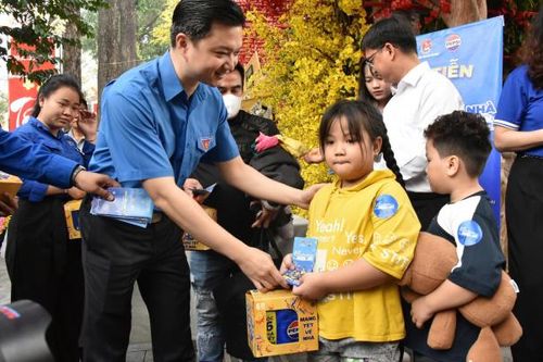 Thêm hơn 5.000 sinh viên, người lao động TP HCM được hỗ trợ về quê đón Tết