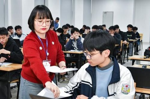 Bất ngờ thi đánh giá tư duy của ĐH Bách Khoa Hà Nội: Thủ khoa lập kỷ lục