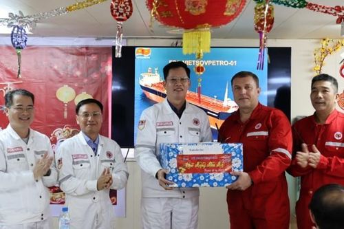Vietsovpetro tăng cường trách nhiệm và sự sẻ chia đến người lao động nhân dịp Tết Nguyên đán Ất Tỵ 2025