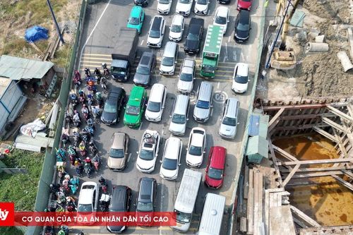 Xe rồng rắn nối đuôi nhau ở cửa ngõ phía Đông TP.HCM