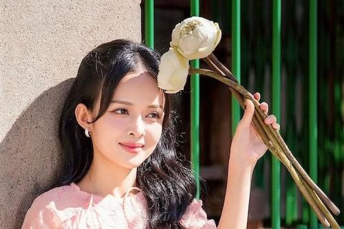 MC Thanh Trúc trẻ khó đoán tuổi thực, muốn để duyên phận an bài