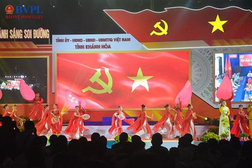 Chương trình nghệ thuật đặc biệt kết nối phố biển Nha Trang với huyện Trường Sa