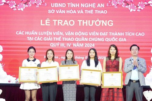 Khen thưởng các vận động viên, huấn luyện viên Nghệ An đạt thành tích cao tại các giải thể thao quần chúng toàn quốc