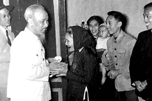 Bác Hồ gọi ấy là mùa xuân đến!