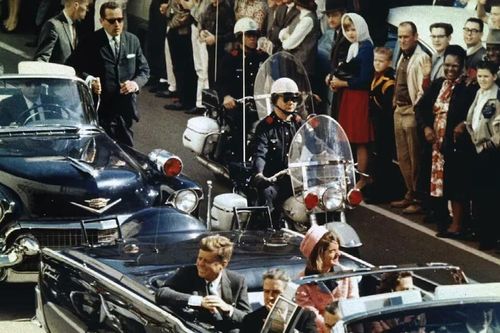 Tổng thống Mỹ ra lệnh công bố hàng nghìn tài liệu mật vụ ám sát John F. Kennedy