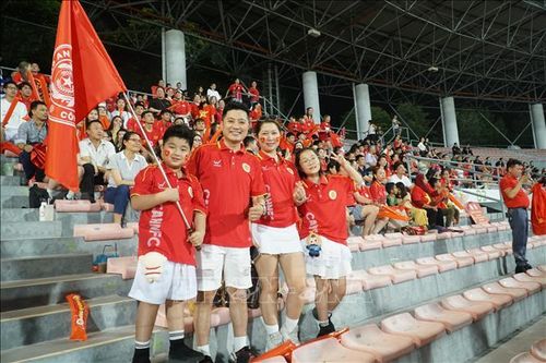 Sôi động trận đấu bóng đá của CLB Công an Hà Nội tại Kuala Lumpur