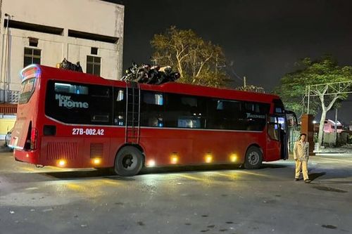 Xe giường nằm 'nhồi' 42 khách, tài xế và nhà xe bị xử phạt 112 triệu đồng