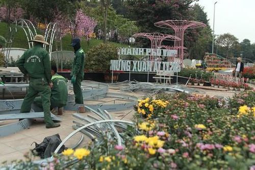Đẩy nhanh tiến độ dự án đường hoa và trang trí Tết Ất Tỵ thành phố Vinh