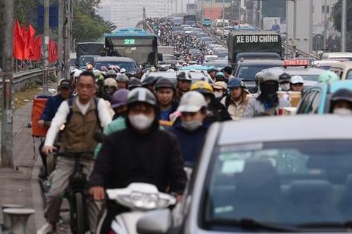 Hà Nội: Ùn ứ trên mọi nẻo đường, người dân vất vả về quê đón Tết