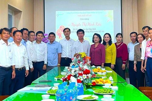 Bí thư Huyện ủy Chợ Mới chúc Tết tại Nhà máy Mỹ An