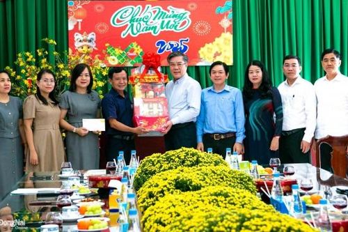 Lãnh đạo tỉnh thăm và chúc Tết Công ty CP Môi trường Sonadezi