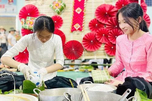 Trường THPT Pleiku đa dạng hoạt động trải nghiệm hướng nghiệp cho học sinh