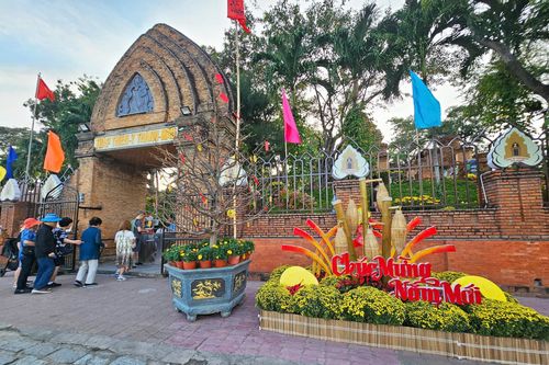 Tháp Bà Ponagar thêm thời gian mở cửa đón khách vào ban đêm từ 29 Tết đến mùng 5 Tết