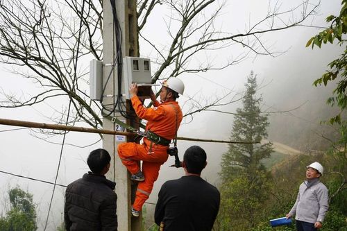 Lếch Mông - thôn cuối cùng của tỉnh Lào Cai có điện lưới quốc gia trước tết Nguyên đán Ất Tỵ