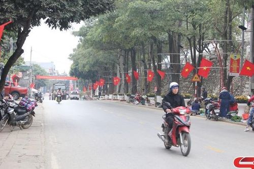 Phố núi vùng cao khoác 'áo mới'