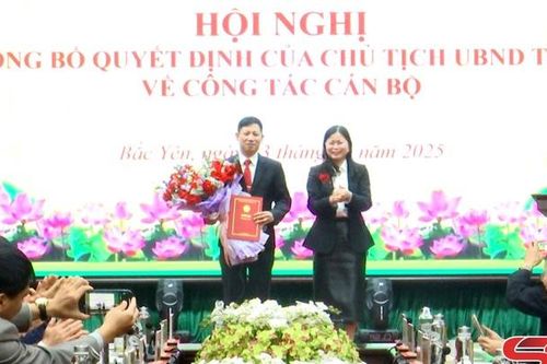 Bắc Yên công bố quyết định về công tác cán bộ