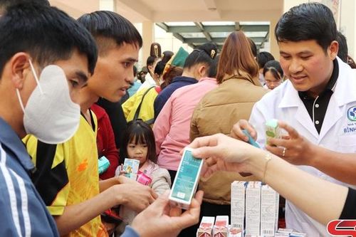 Chăm lo, giúp đỡ cho bệnh nhân dịp Tết Nguyên đán