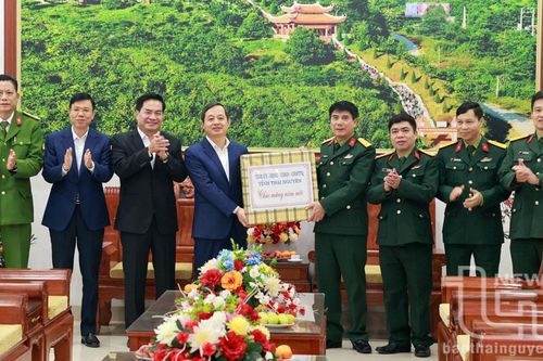 Lãnh đạo tỉnh động viên, chúc Tết một số đơn vị lực lượng vũ trang