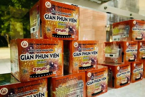 Giáp Tết Nguyên đán Ất Tỵ, pháo hoa cháy hàng, loạn giá