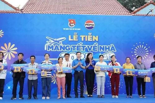 5.000 người được về quê nhờ chương trình 'Mang Tết về nhà'