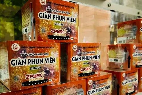 Pháo hoa Z121 cháy hàng, loạn giá dịp cận Tết