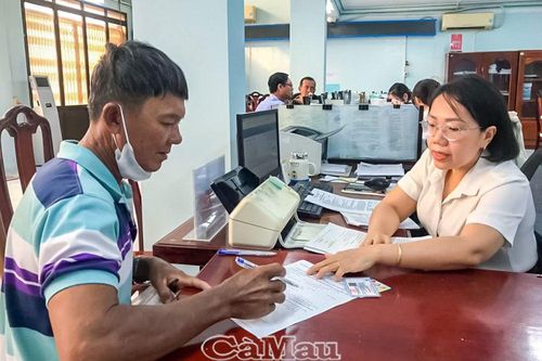 Tận tình phục vụ những ngày cận Tết