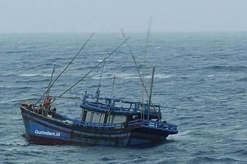 Gửi phận ở... khơi xa