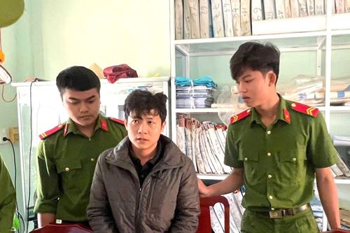 Khởi tố tài xế ô tô tông xe cảnh sát giao thông rồi bỏ chạy tại Quảng Nam