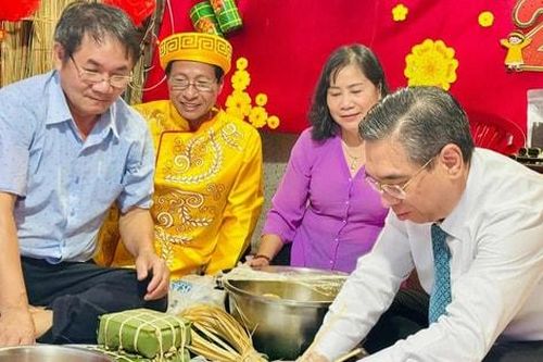 Lần đầu tiên TP Hồ Chí Minh tổ chức Ngày hội Xuân đoàn kết – Tết nghĩa tình