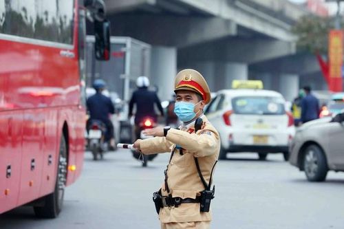 Hà Nội phân luồng giao thông phục vụ Chương trình 'Rực rỡ Thăng Long', người dân đi lại thế nào?