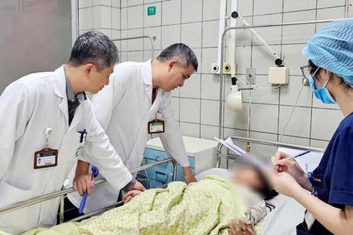 Thông tin mới nhất về 32 trường hợp trẻ ngộ độc thuốc diệt chuột đang điều trị tại Bệnh viện Bạch Mai