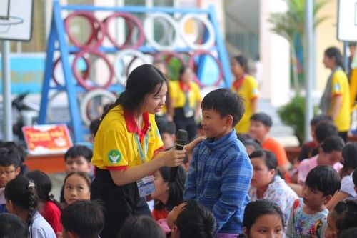 'Đỉnh nóc kịch trần' cùng chuỗi hoạt động tình nguyện của Hội sinh viên TP.HCM