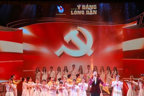 Chương trình 'Ý Đảng lòng dân': Rạng rỡ 95 mùa xuân có Đảng