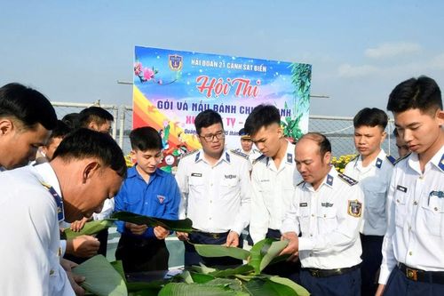 Quảng Nam: Hải đoàn 21 tổ chức Hội thi 'Gói và nấu bánh chưng xanh'