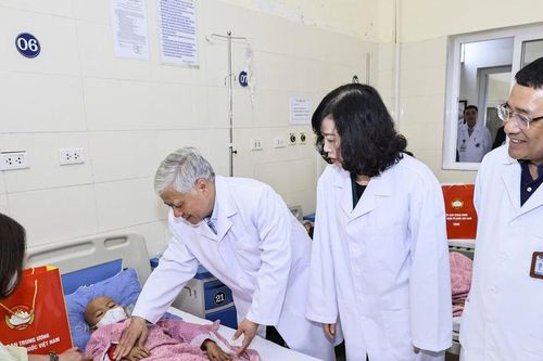 Mặt trận sẽ đồng hành, hỗ trợ bệnh nhân ung thư nghèo