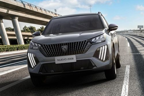 Đại lý nhận cọc Peugeot 2008 Facelift, hẹn giao sau Tết