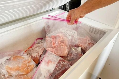 Cách tốt nhất để rã đông thịt, cá