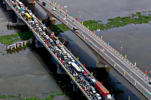 Đường về miền Tây kẹt xe kéo dài ngày 26 tháng Chạp