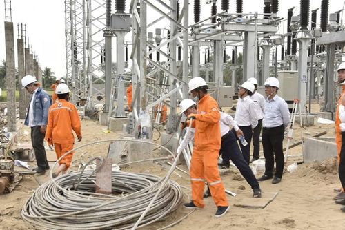 Nỗ lực đóng điện loạt công trình trước kỳ nghỉ Tết Nguyên đán