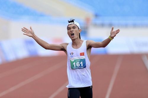 VĐV marathon số một Việt Nam suýt bỏ chạy làm công nhân, phá kỷ lục tồn tại hơn 2 thập kỷ